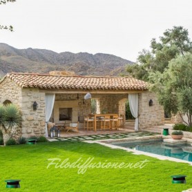 Sistema audio per la filodiffusione in giardino con 4 diffusori e amplificatore con sorgenti